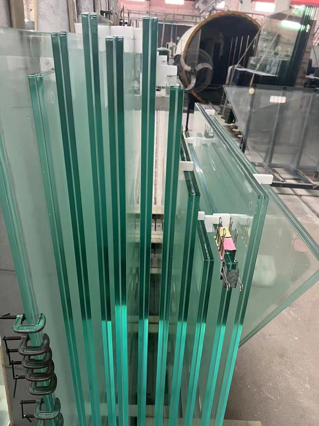 Tempered laminated glass